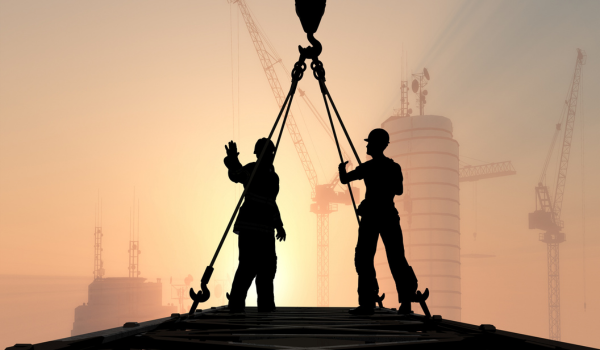 Segurança e conformidade na movimentação de estruturas: reformas industriais alinhadas à NR12.